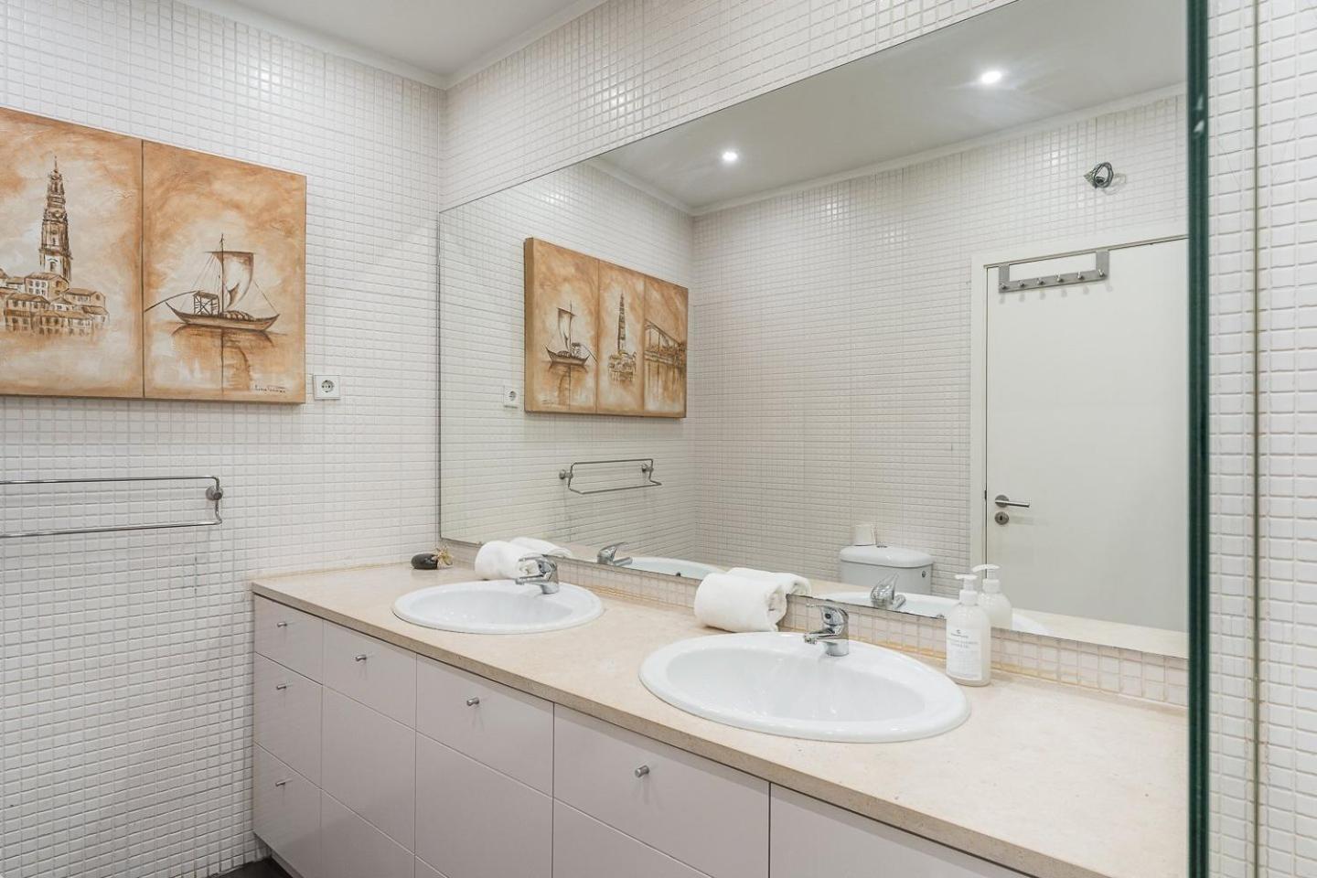 Guestready - Fantastic Apt Overlooking Douro River Porto Buitenkant foto
